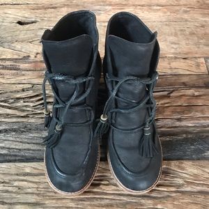 Bass wedge bootie | women’s size 8.5